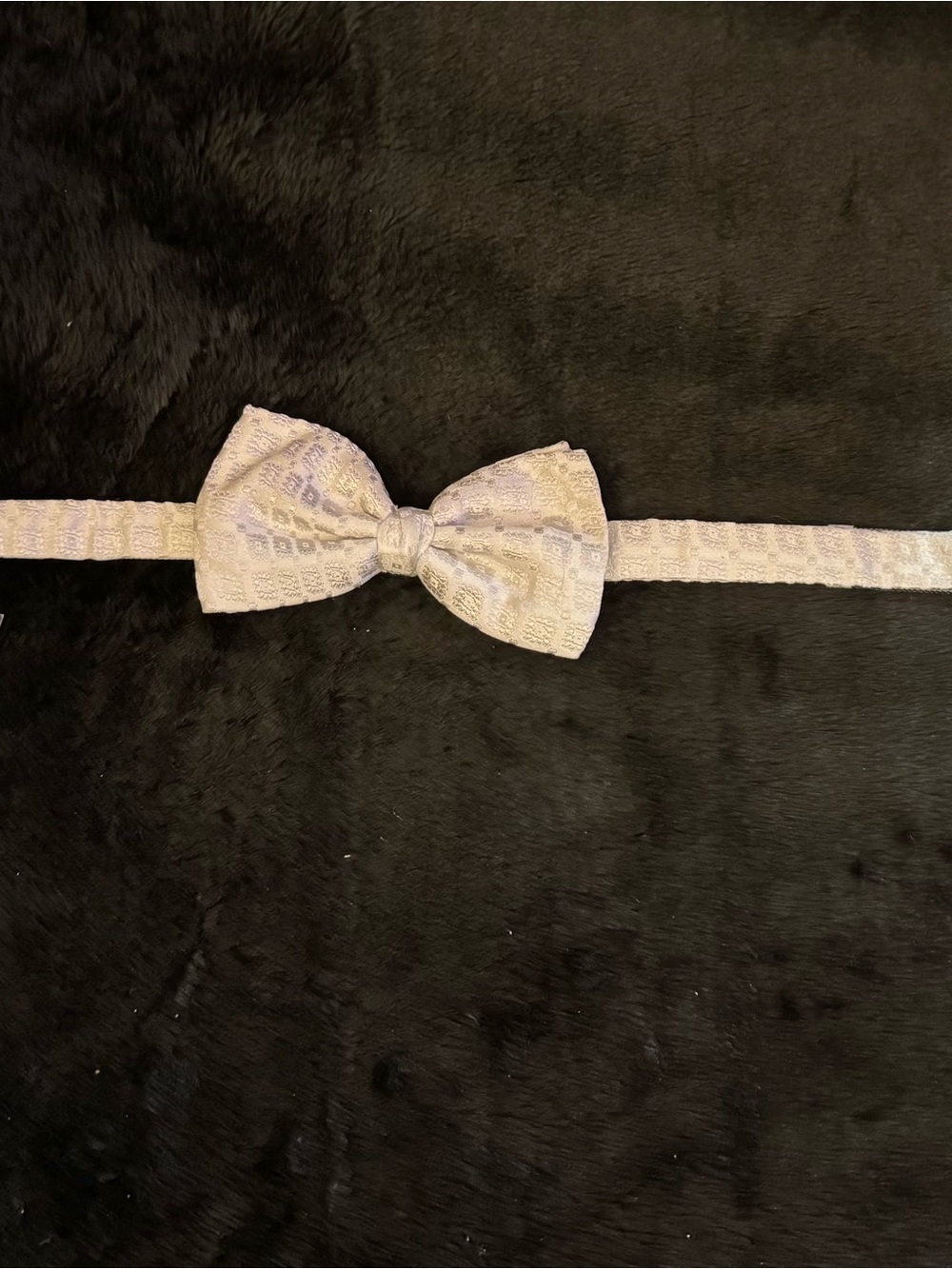 le chateau brand new Silk Ivory Bow Tie for men. Made in Italy